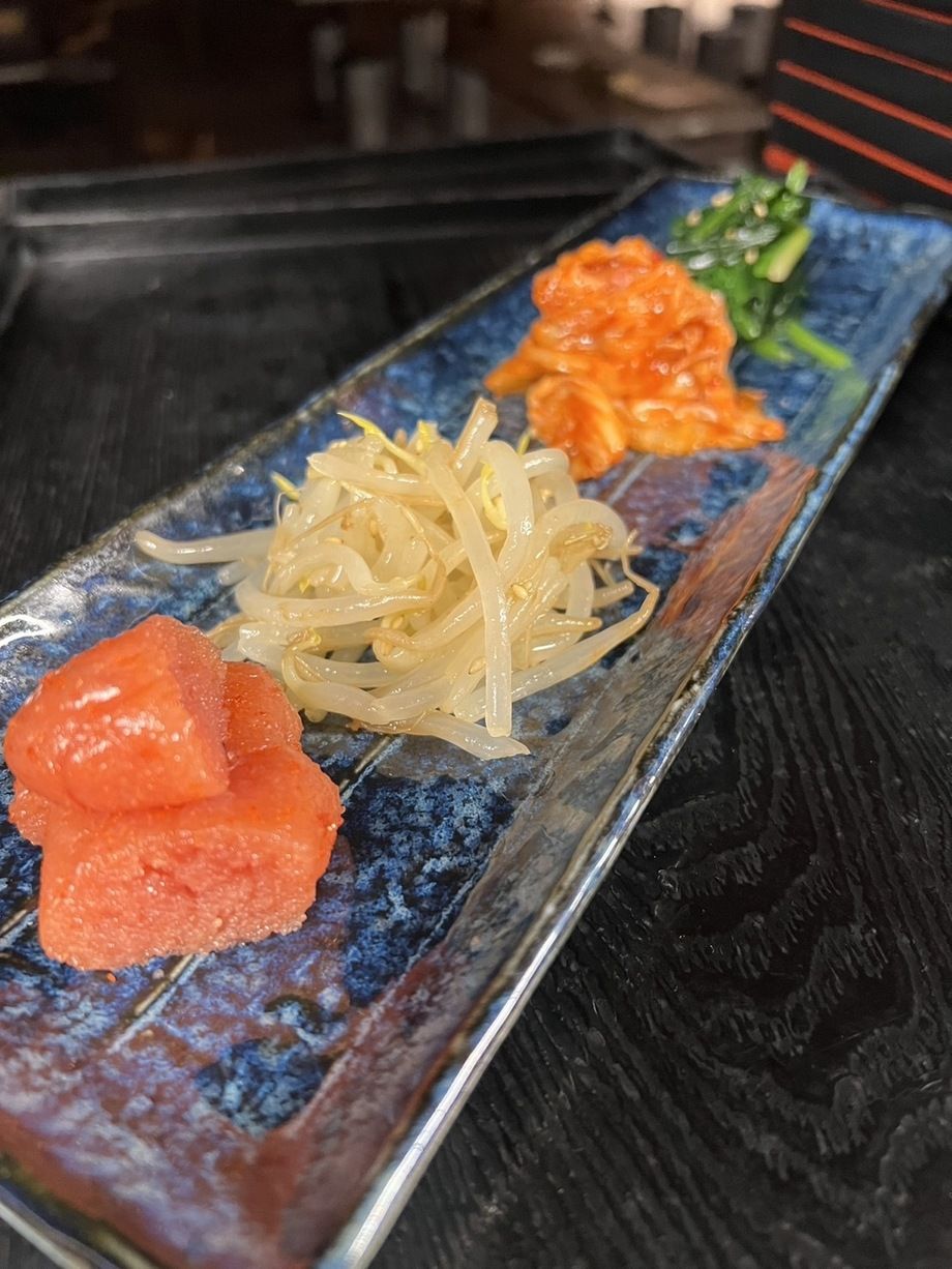 明太子と蓮草ともやしの紫蘇風味ナムルとキムチ