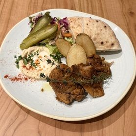 New チキンプレート　ピタパン/ポテト付き