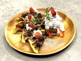 【期間限定】苺とWショコラの「ご褒美」ワッフル