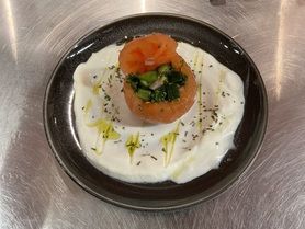 ユスラズキッチンスペシャルサラダ　domates ve yogurt saratasi