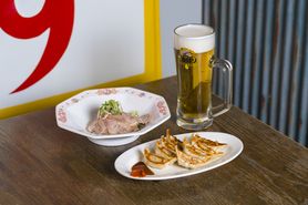 うま火曜日セット(生ビール、餃子8コ、半ネギチャーシュー)