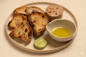 焼鳥屋のレバーパテ