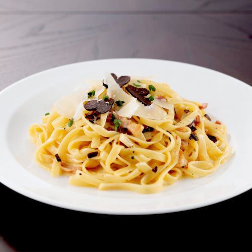 黒トリュフとパンチェッタのカルボナーラ