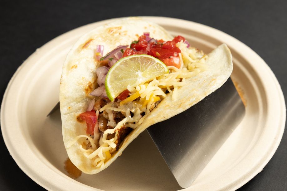 スモークチキンタコス