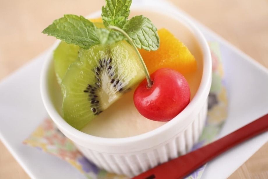 手作りのレアチーズケーキ 