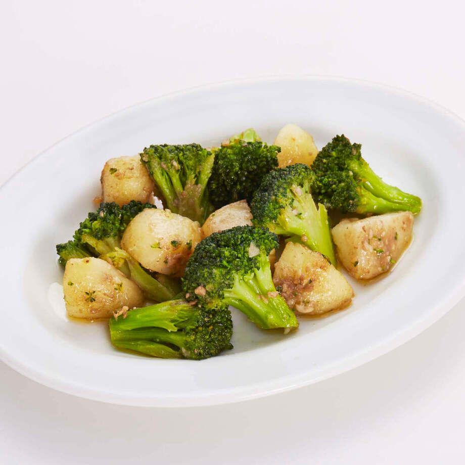 じゃがいもとブロッコリーのアンチョビソテー