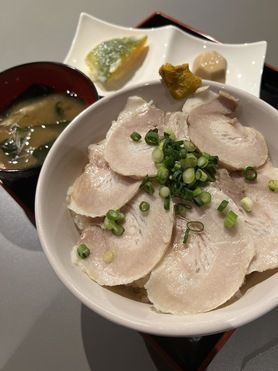 チャーシュー丼定食