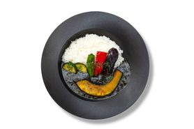 季節の野菜カレー（野菜は季節により変わります）