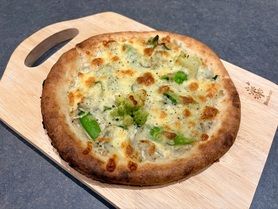 しらすと菜の花のホワイトピザ