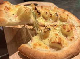 明太子ともちもちニョッキのピザ