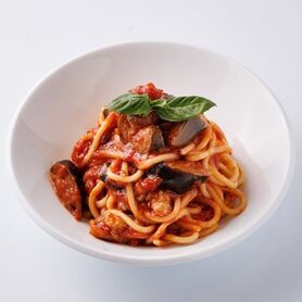 【ランチ】イタリア産トマトと茄子のスパイスポモドーロ＋フォカッチャ