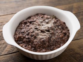 『フェイジョアーダ』煮込み料理　牛とソーセージをインゲン豆と一緒に煮込んだブラジル家庭料理をBANCHO風に仕上げました。