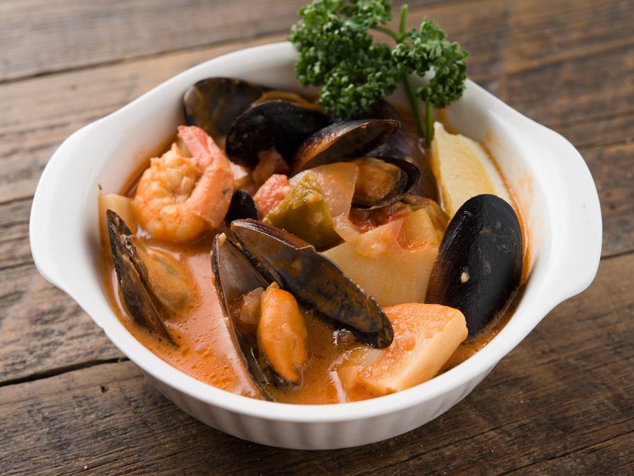 『ムケッカ』魚介のココナッツ煮込み　ブラジルバイーヤ地方の名物料理。 (10月〜4月限定)