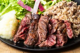 NEW！バベット（ハラミ）のステーキオニオン卸しソース（玄米、ミニスープ付き）