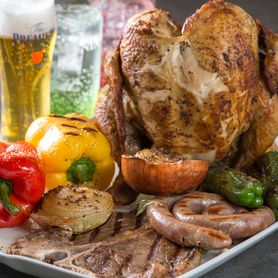 貸切パーティにお勧め【トルネード生ソーセージと塊肉BBQ】溢れる肉汁の生ソーセージと塊肉のBBQ