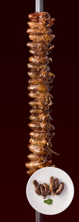 『コラサオン』鶏の心臓を数種類のスパイスで味付けし焼きあげます。お酒のツマミに最適な一品。