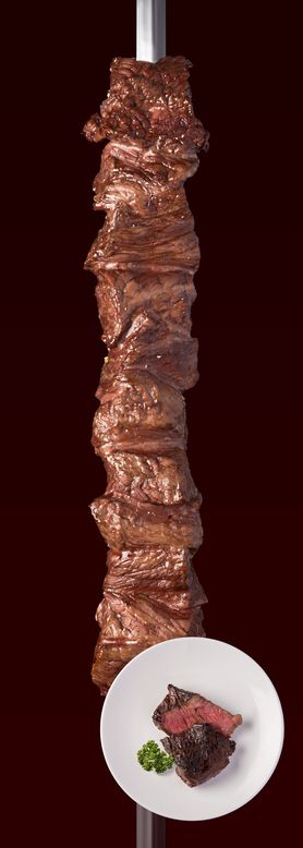 『アルカトラステーキ』脂身のない、赤身のステーキに岩塩をかけて炭火で焼き上げるシンプルなステーキです。