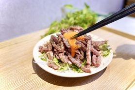 【数量限定】極上コーチン卵で食べる！裏メニューのローストビーフユッケ