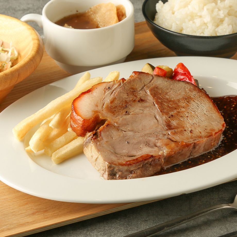 　肉厚ローストポーク　低温調理でしっとり　
