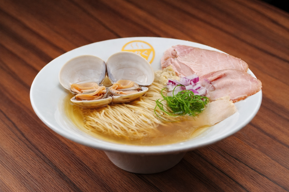 ♦️イチオシ♦️「はまぐり２個」魚介の塩らぁめん