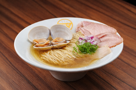 ♦️イチオシ♦️「はまぐり２個」魚介の塩らぁめん