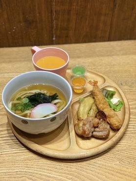 キッズうどんプレート(小学生までのお子様限定)