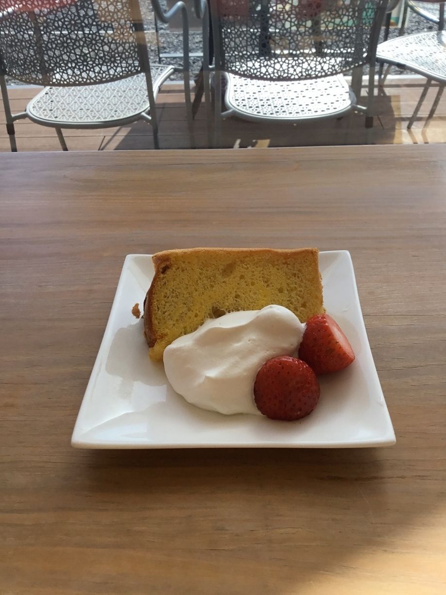 生いちごシフォンケーキ