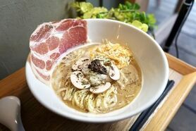 《テイクアウト》ポルチーニラーメン