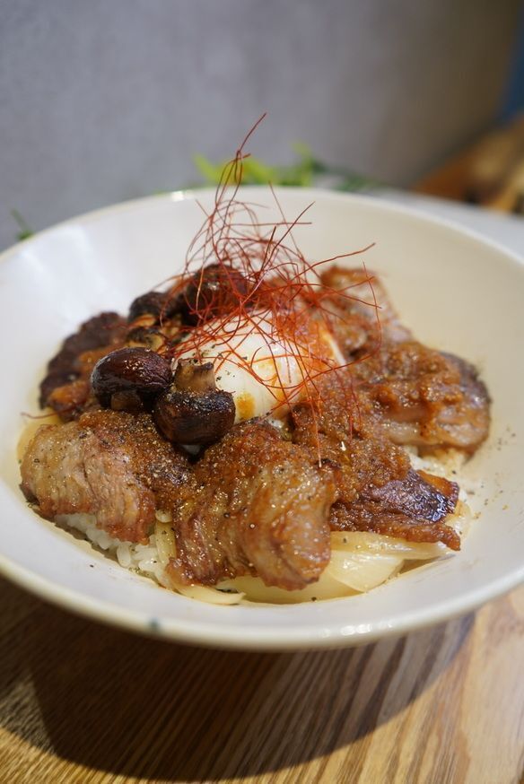 《📢数量限定！》テイクアウト 最高峰👑A5ランク宮崎牛の贅沢とろける丼🥩✨