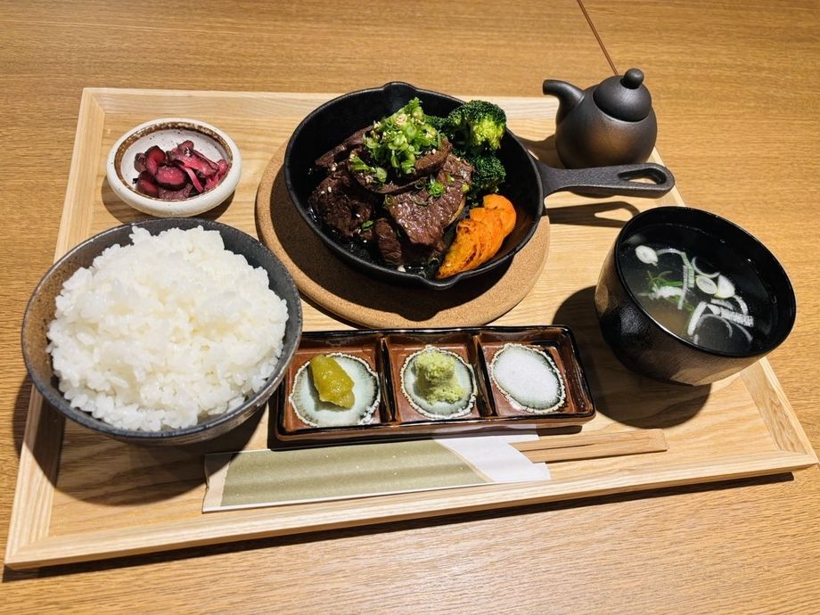 特選さがりのガーリックステーキ御膳