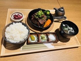 特選さがりのガーリックステーキ御膳