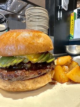 新登場！アボカドチーズバーガー