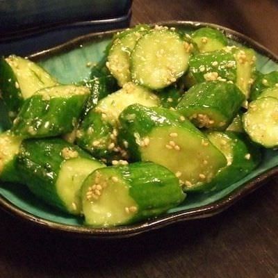「塩だれキュウリ」（４００円）