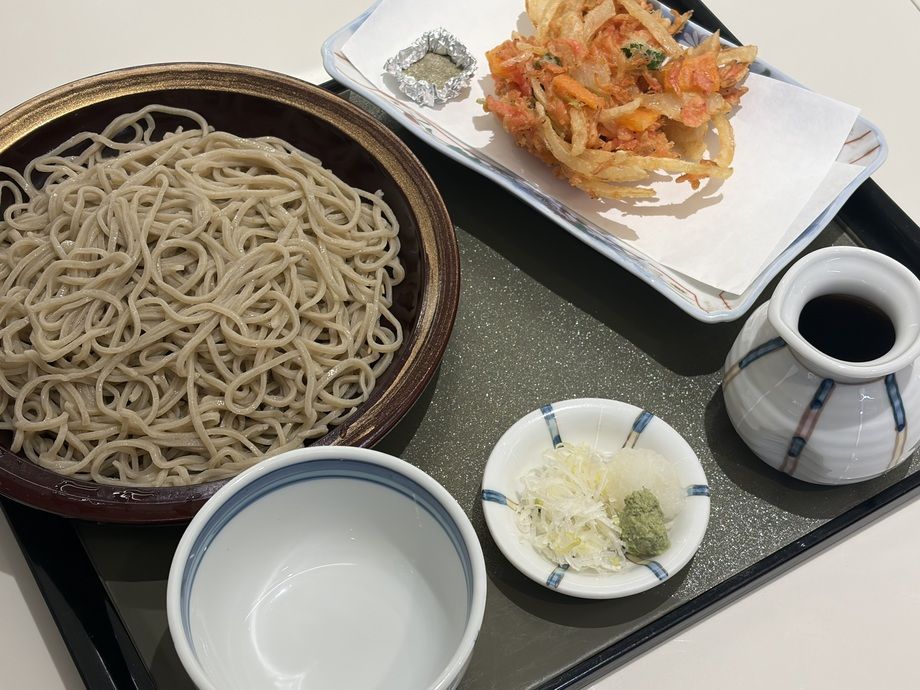 桜海老と野菜のかき揚げせいろ・蕎麦