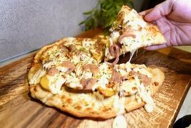 【沼る旨さ】塩辛×じゃがいもの新感覚とろ〜りピザ