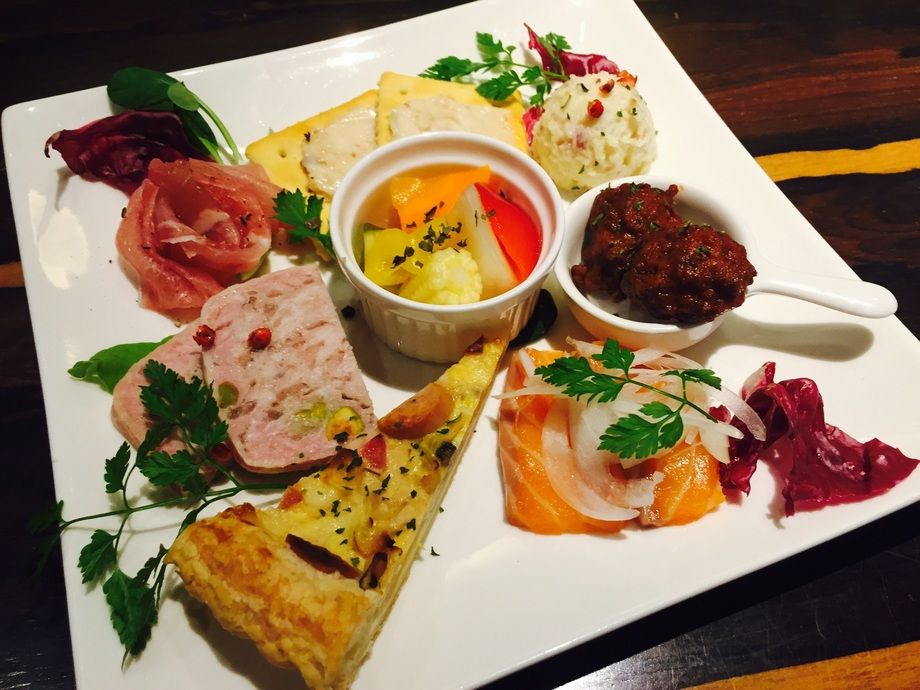 本日の前菜盛り合わせ（８８０円）