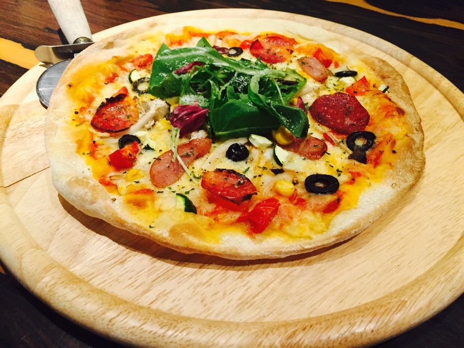 気まぐれピザ（８８０円）