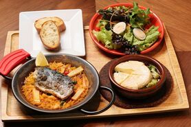 サワラとタケノコのパエリャ&カマンベールとブロッコリーのアヒージョ