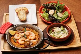 海鮮のパエリャ&シラウオと空豆のアヒージョ