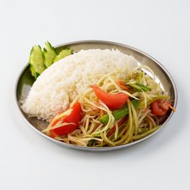 ソムタムとジャスミンライス