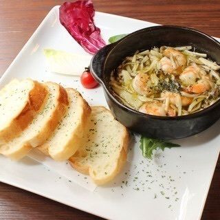エビとキノコのアヒージョ（７８０円）