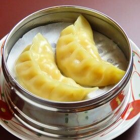 コーン餃子(蒸)2個