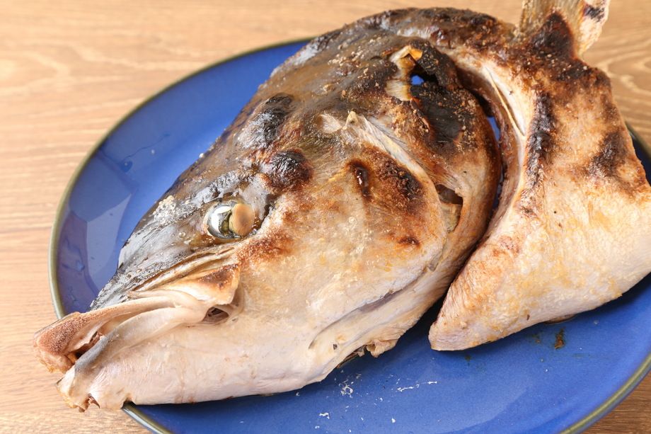 ぶりカマ塩焼き（1200円）