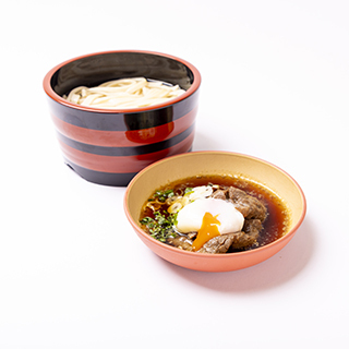 炙り牛 温玉仕立て