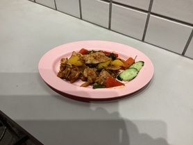 ［ToGo］Aセット　鶏肉のレッドカレー炒め
