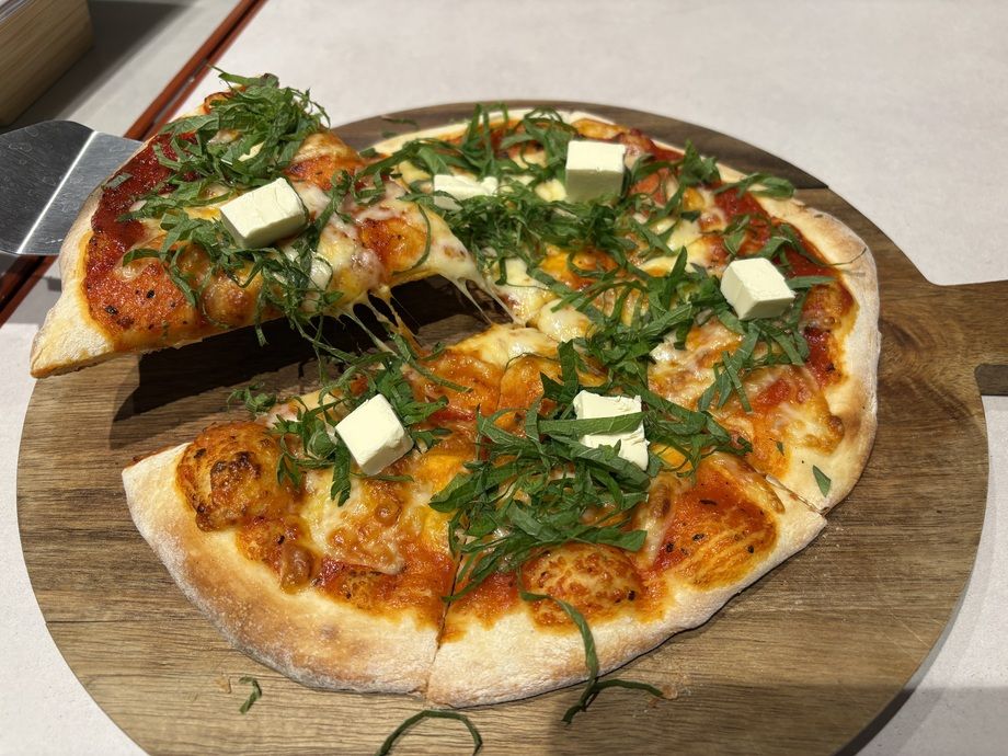 クリームチーズと大葉のピザ