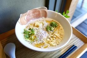 【✨つぶれない店放送人気𝐍𝐨. 𝟏✨】豚骨カルボナーララーメン