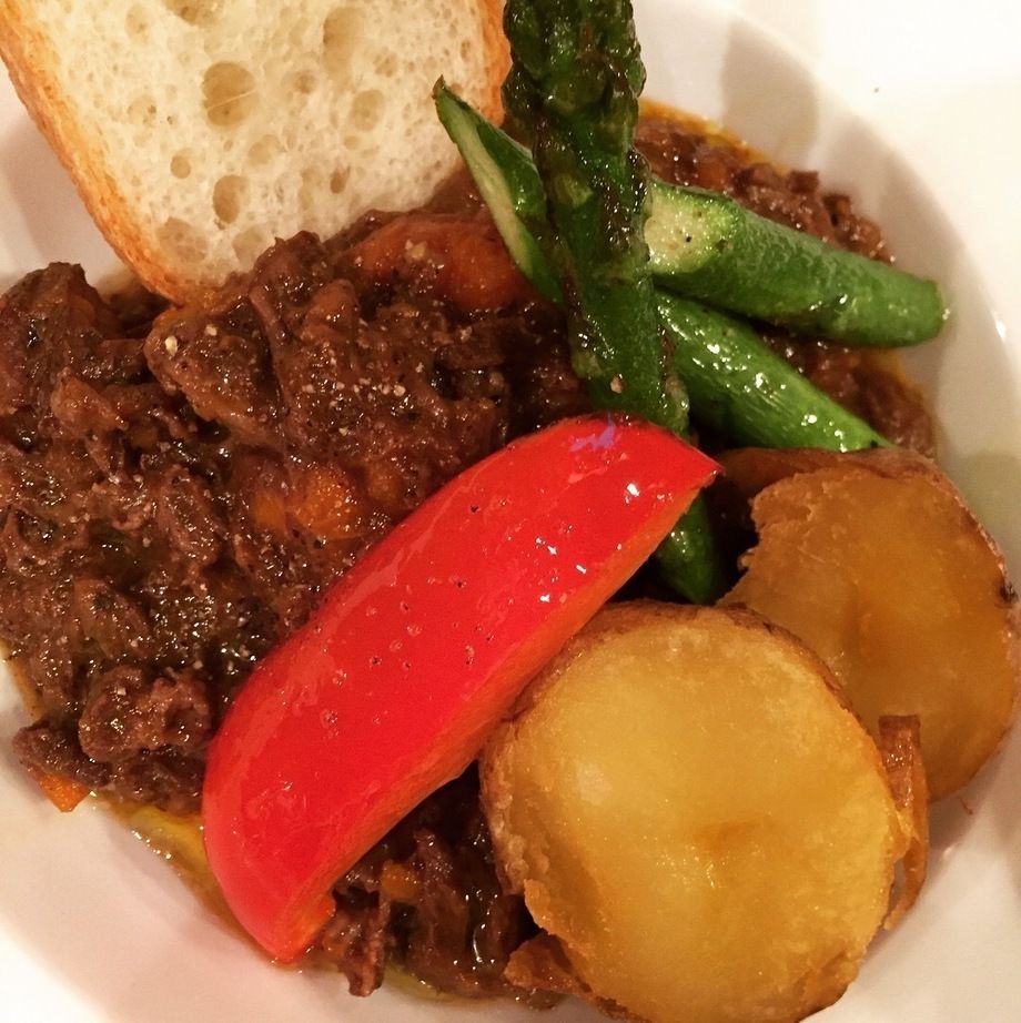 鹿スネ肉のビール煮込み（1200円）