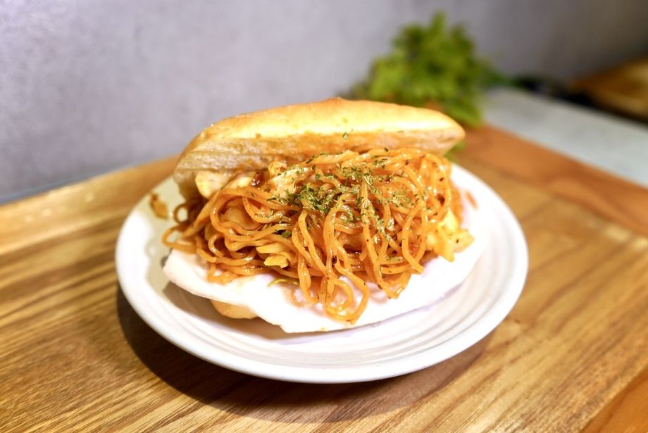 ペペロンチーノ焼きラーメン＆チャーシューサンド