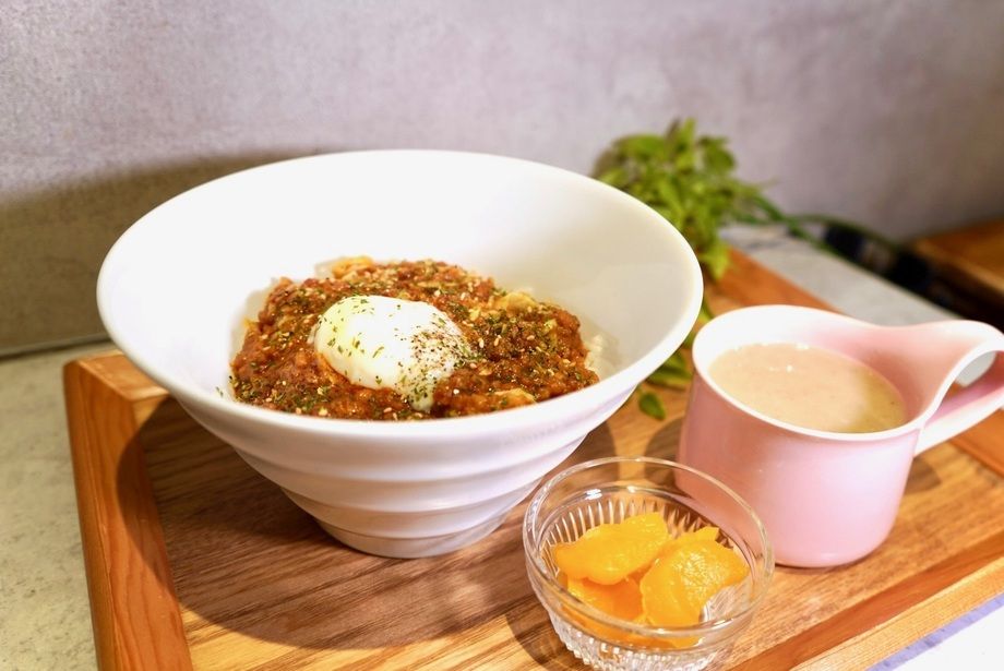 【至福の極み飯】ラー油香る肉味噌丼〜とろける豚骨スープがけ〜 🤤🥣✨